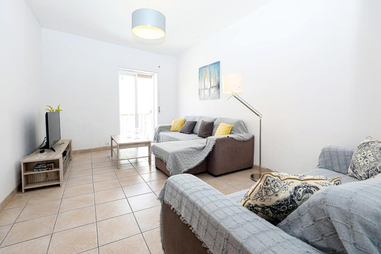 B63 - Corner Street Historic Center Apartment In Lagos Extérieur photo