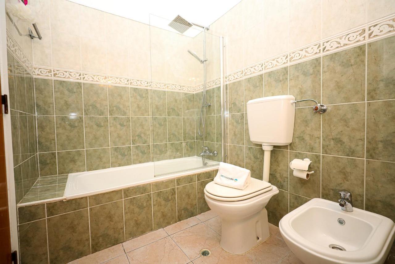 B63 - Corner Street Historic Center Apartment In Lagos Extérieur photo