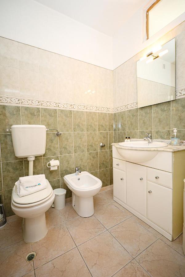 B63 - Corner Street Historic Center Apartment In Lagos Extérieur photo