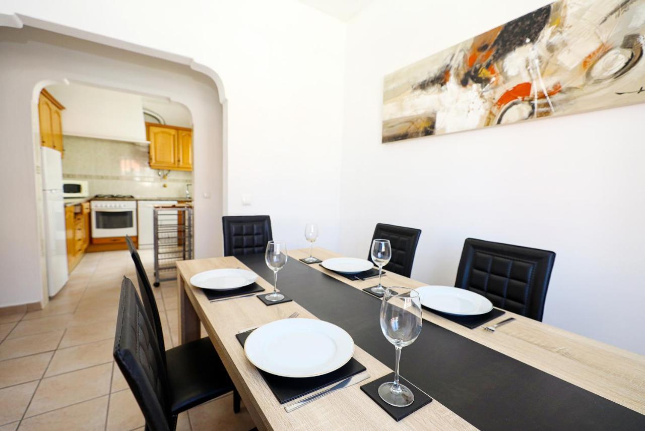 B63 - Corner Street Historic Center Apartment In Lagos Extérieur photo